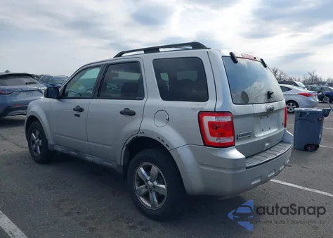 2010 Ford Escape Xlt z USA, uszkodzony, nr VIN 1FMCU0DG5AKA09285